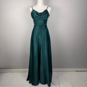 Emerald Green Flowy Satin A-Line Bridesmaid Prom Evening‎ Gown Size 1/2 Next/Up
